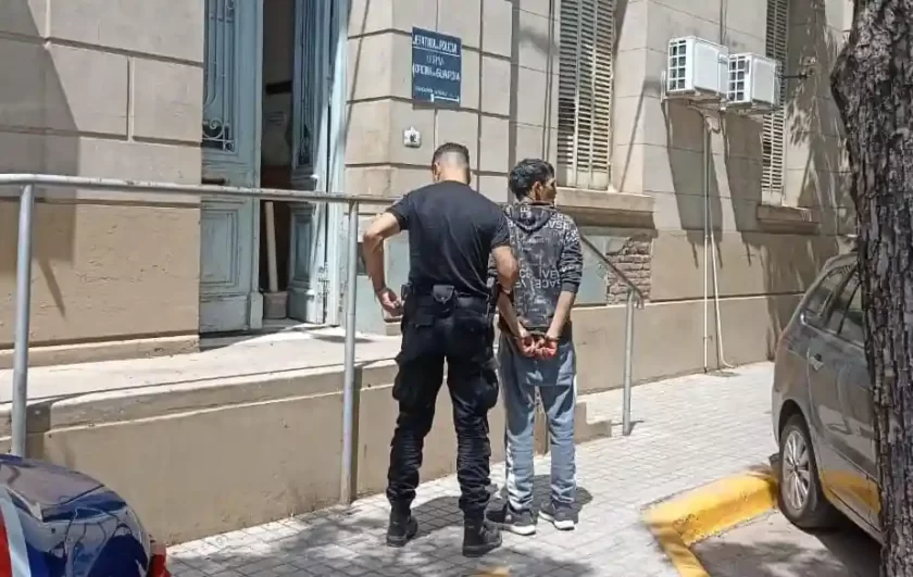La Brigada Motorizada logró la aprehensión de un individuo La Brigada Motorizada logró la aprehensión de un individuo