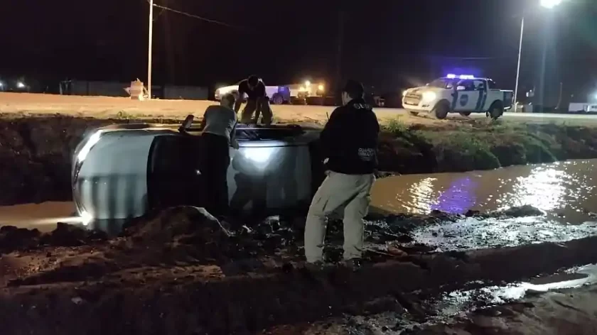 Accidente en Ruta N°70: Conductor rescatado en un vuelco Accidente en Ruta N°70: Conductor rescatado en un vuelco