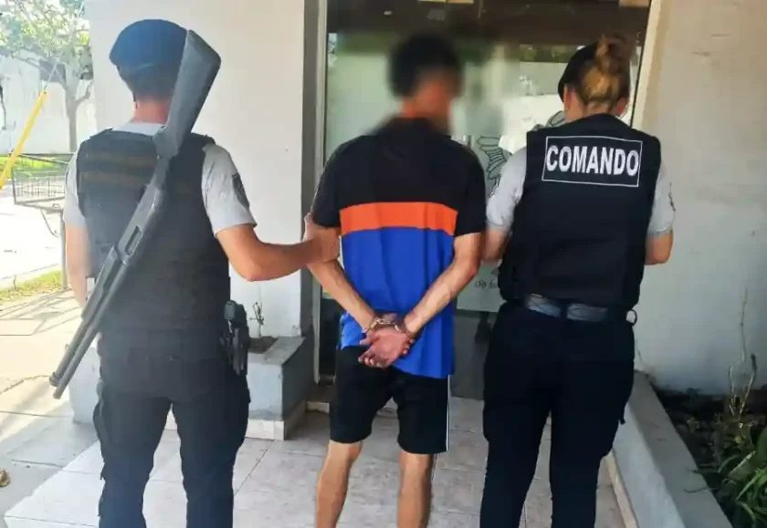 Rafaela: Atraparon a un ladrón en pleno robo de cables en barrio Italia Rafaela: Atraparon a un ladrón en pleno robo de cables en barrio Italia