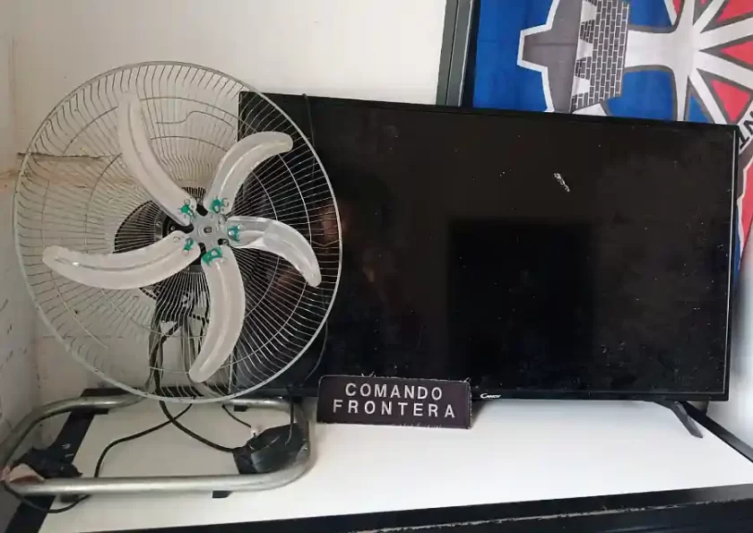 Frontera: 1 TV y 1 ventilador abandonados cerca del cementerio un televisor y un ventilador abandonados en las cercanías del cementerio municipal.