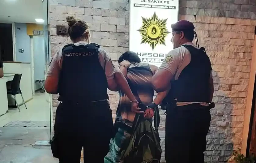Rafaela: Intentó agredir a personal policial y fue detenido Rafaela: Intentó agredir a personal policial y fue detenido