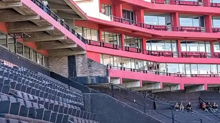 Niño de seis años hospitalizado tras accidente en el estadio de Colón Niño de seis años hospitalizado tras accidente en el estadio de Colón