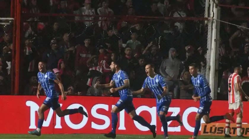 Godoy Cruz se impone ante Instituto y afianza su liderazgo en la Copa de la Liga Profesional Godoy Cruz se impone ante Instituto y afianza su liderazgo en la Copa de la Liga Profesional
