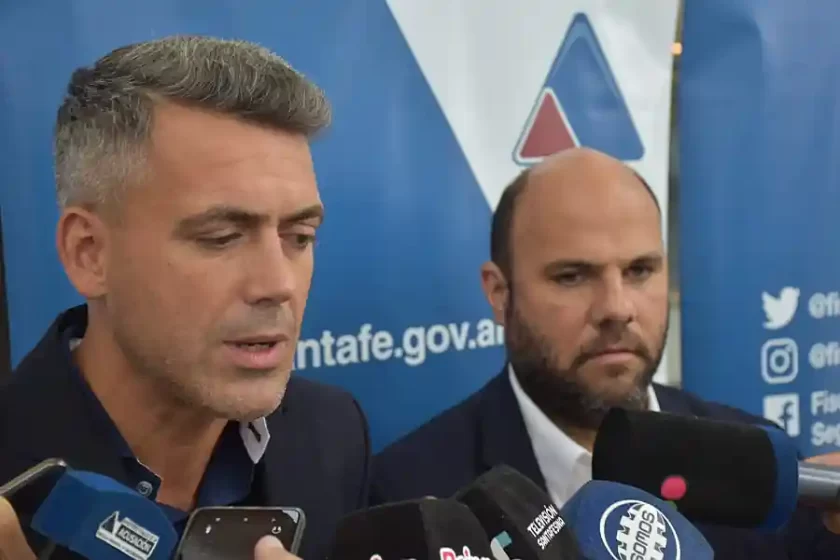 Detuvieron e imputarán a policías por plantar armas utilizadas en balaceras y amenazas al gobernador Detuvieron e imputarán a policías por plantar armas utilizadas en balaceras y amenazas al gobernador