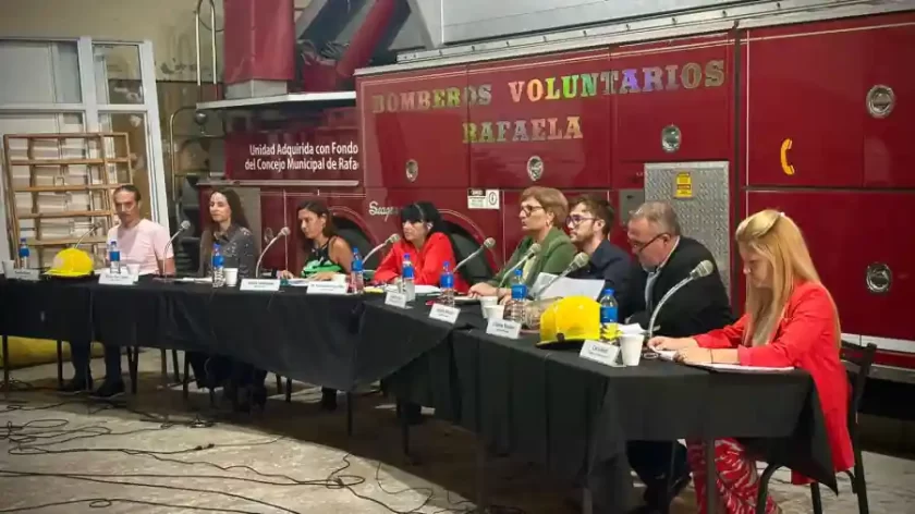 El Concejo Municipal sesionó en la Asociación de Bomberos Voluntarios El Concejo Municipal sesionó en la Asociación de Bomberos Voluntarios