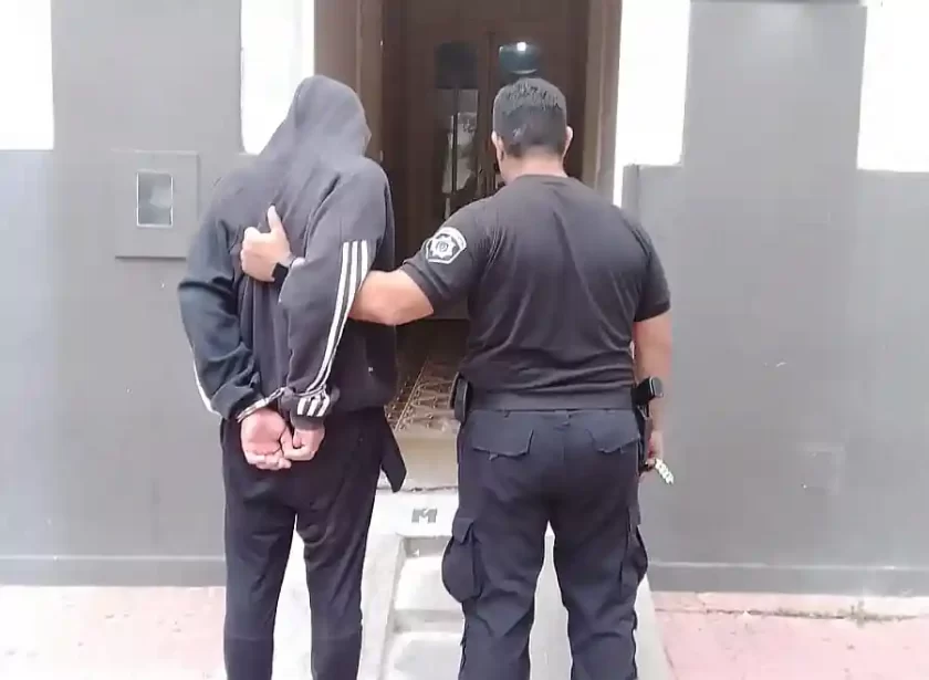 Arresto en supermercado de Rafaela: Un intento de robo que no pasó desapercibido Arresto en supermercado de Rafaela: Un intento de robo que no pasó desapercibido
