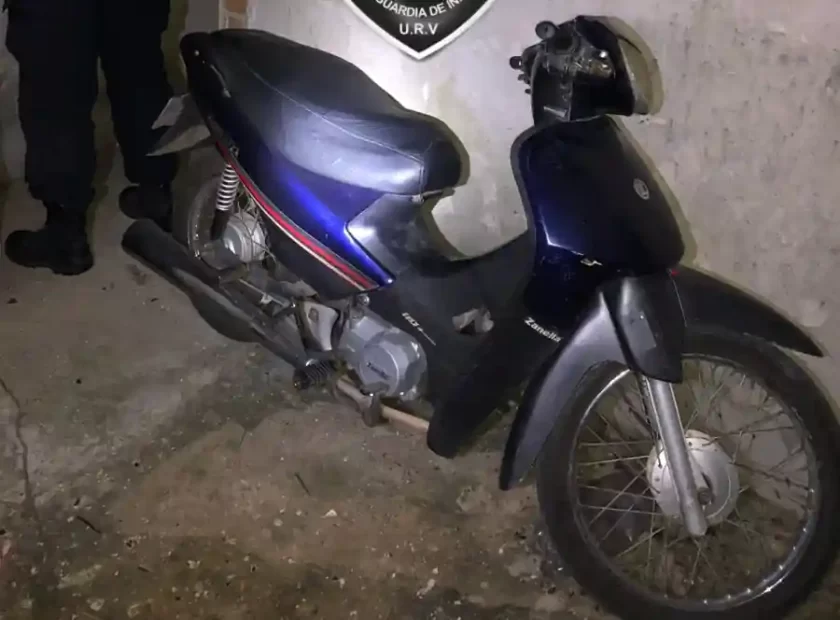 Rafaela: Moto recuperada, la habían escondido en un obra Rafaela: Moto recuperada, la habían escondido en un obra