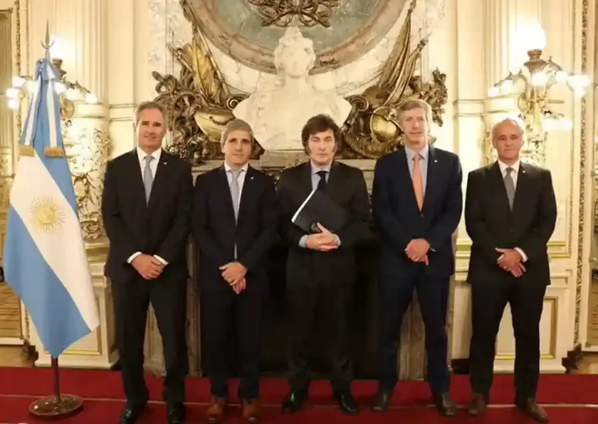 Presidente Javier Milei anuncia superávit financiero histórico en el Primer Trimestre de 2024 Presidente Javier Milei anuncia superávit financiero histórico en el Primer Trimestre de 2024
