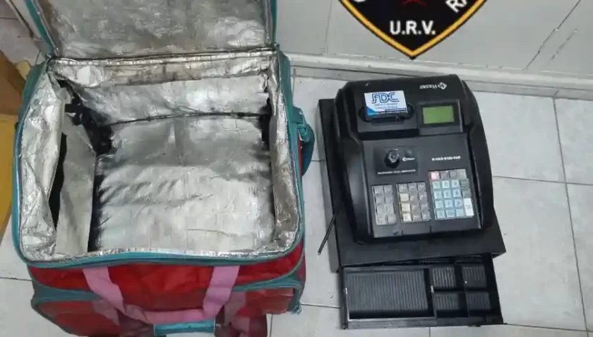 Hallazgo de una Mochila con una Caja Registradora en Rafaela Hallazgo de una Mochila con una Caja Registradora en Rafaela
