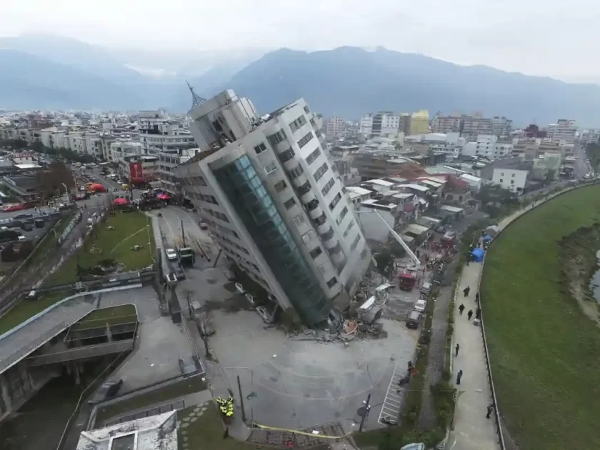 Inundaciones en China y Terremotos en Taiwán Inundaciones en China y Terremotos en Taiwán