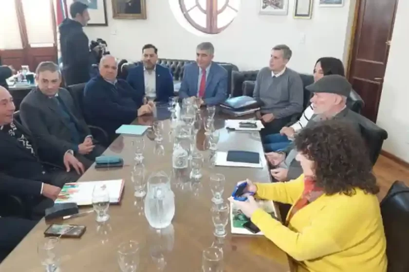 Aumento Salarial para Estatales en Santa Fe: Detalles y Perspectivas Aumento Salarial para Estatales en Santa Fe: Detalles y Perspectivas
