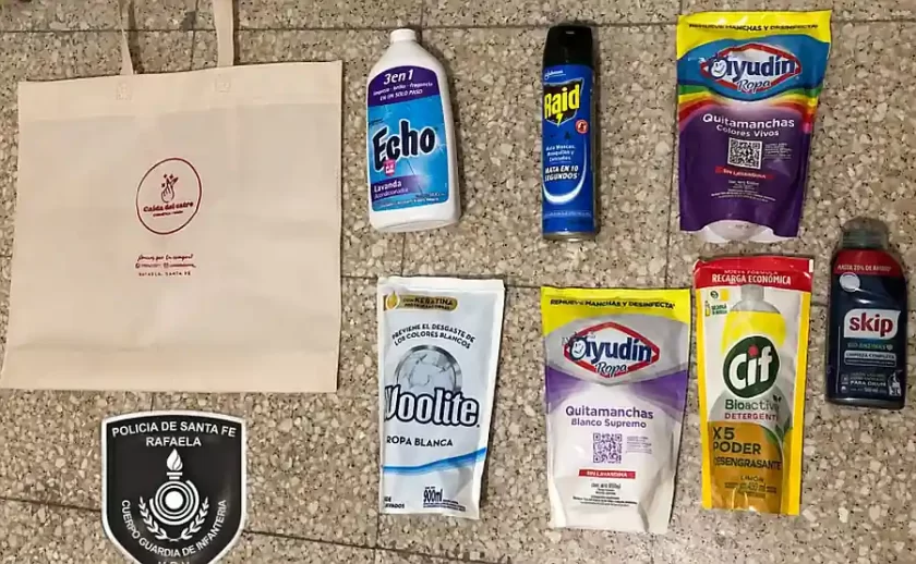 La policía secuestró elementos abandonados por un sujeto en fuga La policía secuestra elementos abandonados por un sujeto en fuga