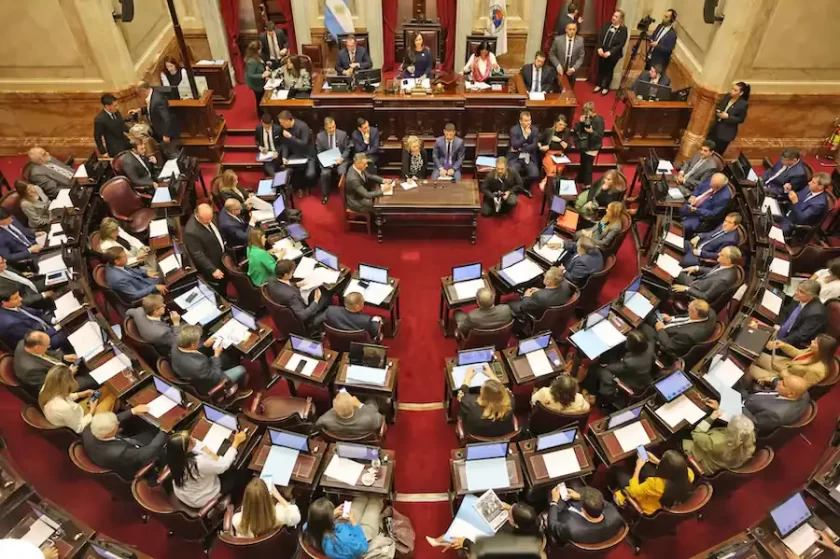 Los senadores nacionales se aumentaron la dieta y cobrarán $9 millones por mes Los senadores nacionales se aumentaron la dieta y cobrarán $9 millones por mes