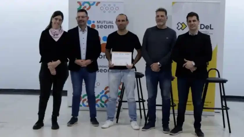 “Buscamos que nuestros empleados se capaciten y crezcan de manera profesional” “Buscamos que nuestros empleados se capaciten y crezcan de manera profesional”