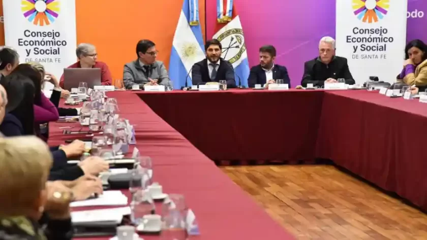 Pullaro: “Con este compromiso por la alfabetización estamos mirando hacia el futuro de Santa Fe” Pullaro: “Con este compromiso por la alfabetización estamos mirando hacia el futuro de Santa Fe”