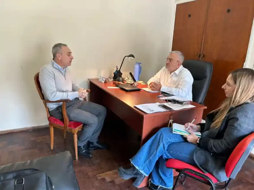 Senador Calvo se reunió con SADAIC Santa Fe para analizar nuevo decreto nacional Senador Calvo se reunió con SADAIC Santa Fe para analizar nuevo decreto nacional