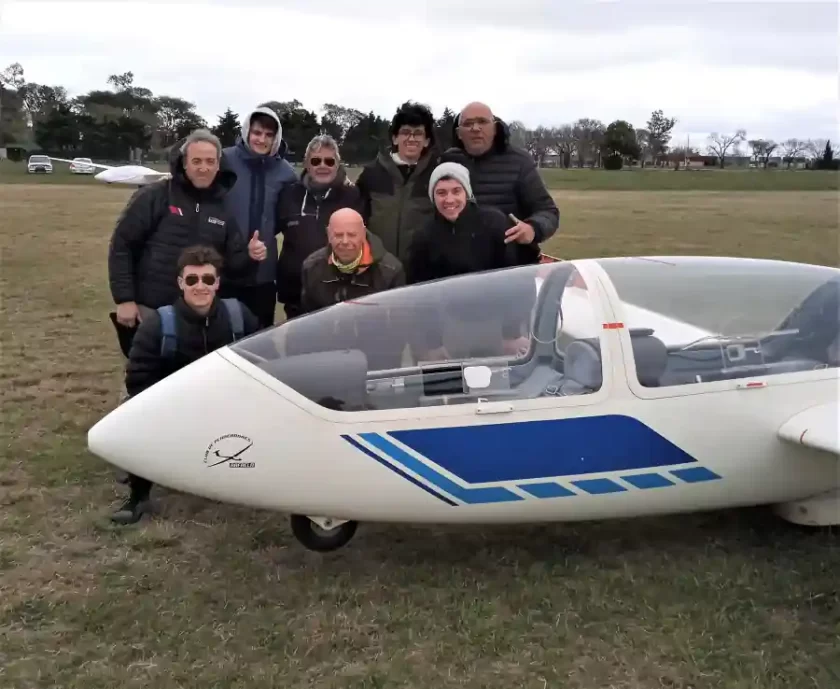 Nuevos instructores y pilotos en el Club de Planeadores Rafaela Nuevos instructores y pilotos en el Club de Planeadores Rafaela