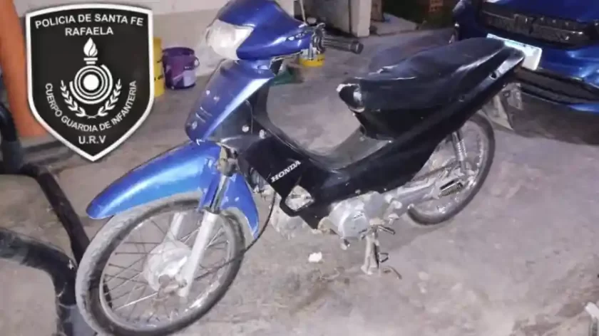 Rafaela: Dos sujetos circulaban en una motocicleta robada y fueron detenidos Rafaela: Dos sujetos circulaban en una motocicleta robada y fueron detenidos