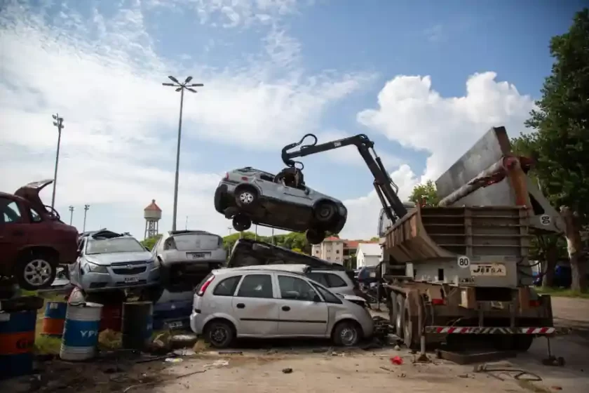 Comenzó la compactación de vehículos ubicados en el depósito de la PDI en Rosario Comenzó la compactación de vehículos ubicados en el depósito de la PDI en Rosario