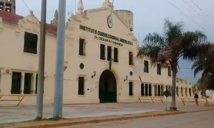 Menor de 16 años trasladado al penal de Coronda por abuso sexual en San Vicente Menor de 16 años trasladado al penal de Coronda por abuso sexual en San Vicente