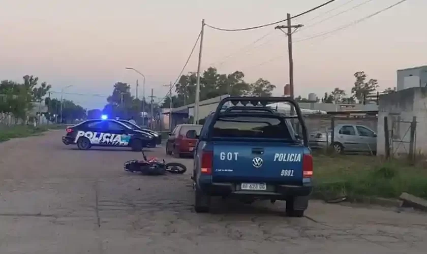 Venía “haciendo willy como un campeón” hasta que chocó con un patrullero y terminó hospitalizado Venía “haciendo willy como un campeón” hasta que chocó con un patrullero y terminó hospitalizado