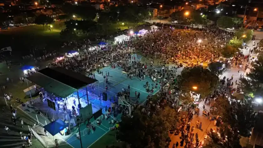 Una multitud disfrutó de la "Noche de Cumbia" en barrio Jardín Una multitud disfrutó de la "Noche de Cumbia" en barrio Jardín