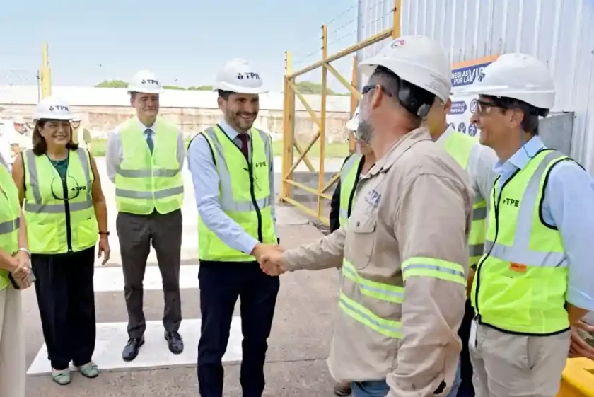 Pullaro anunció el primer embarque de litio exportado a China desde Rosario Pullaro anunció el primer embarque de litio exportado a China desde Rosario