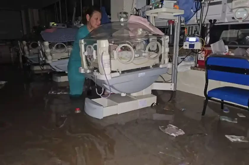 Seis muertos y decenas de familias evacuadas por las inundaciones en Bahía Blanca Seis muertos y decenas de familias evacuadas por las inundaciones en Bahía Blanca
