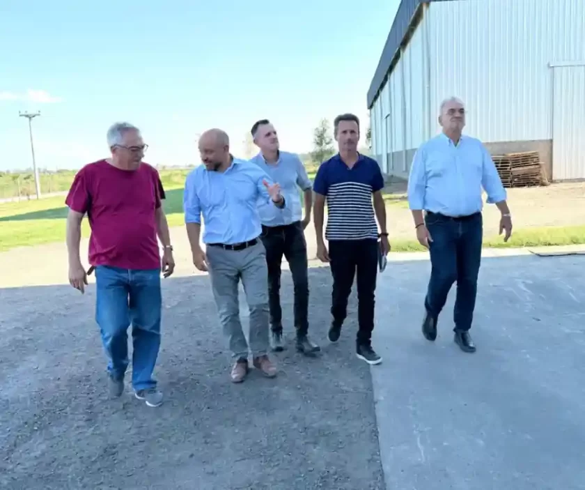 Calvo acompañó al ministro de desarrollo productivo Gustavo Puccini en su visita a Tacural Calvo acompañó al ministro de desarrollo productivo Gustavo Puccini en su visita a Tacural