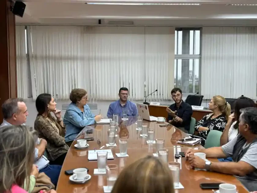 Los concejales se reunieron con comisiones de egresados para dialogar sobre los impuestos de SADAIC y AADI CAPIF Los concejales se reunieron con comisiones de egresados para dialogar sobre los impuestos de SADAIC y AADI CAPIF