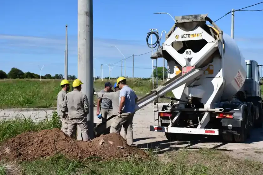 Inicio de obras de tendido eléctrico en "Sunchalote" Inicio de obras de tendido eléctrico en "Sunchalote"