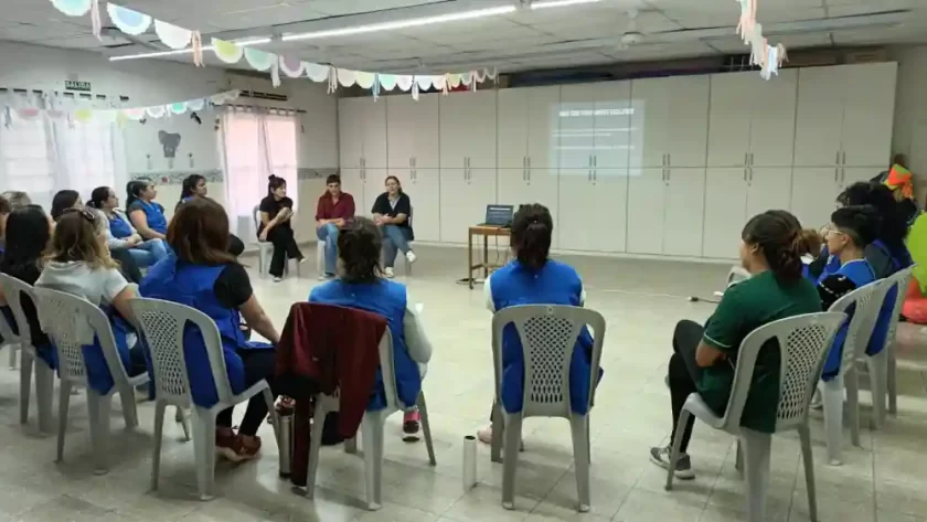 Conversatorios en los Jardines Municipales: fortalecimiento y trabajo en equipo para mejorar la calidad educativa Conversatorios en los Jardines Municipales: fortalecimiento y trabajo en equipo para mejorar la calidad educativa