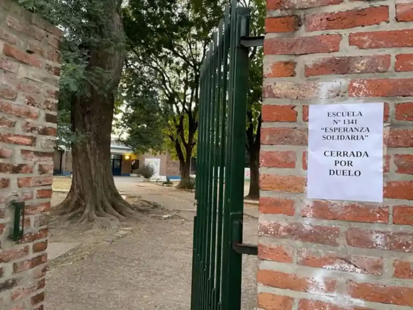 Conmoción en escuela de Santa Fe: Profesor murió tras descompensarse en plena clase Conmoción en escuela de Santa Fe: Profesor murió tras descompensarse en plena clase