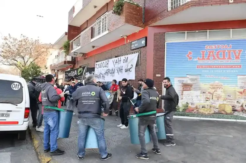 Justicia falló a favor de ATILRA: Sobreseyeron a dirigentes por el bloqueo a Lácteos Vidal Justicia falló a favor de ATILRA: Sobreseyeron a dirigentes por el bloqueo a Lácteos Vidal