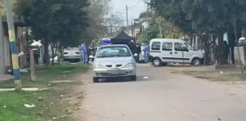 Rosario: Policía con licencia psiquiátrica murió tras intentar secuestrar a su expareja y enfrentarse a Gendarmería Rosario: Policía con licencia psiquiátrica murió tras intentar secuestrar a su expareja y enfrentarse a Gendarmería