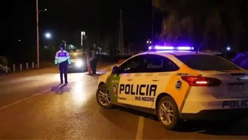 Río Negro: Madre intentó arrojar a su hija de 2 años debajo de un camión; ciclistas evitaron la tragedia Río Negro: Madre intentó arrojar a su hija de 2 años debajo de un camión; ciclistas evitaron la tragedia