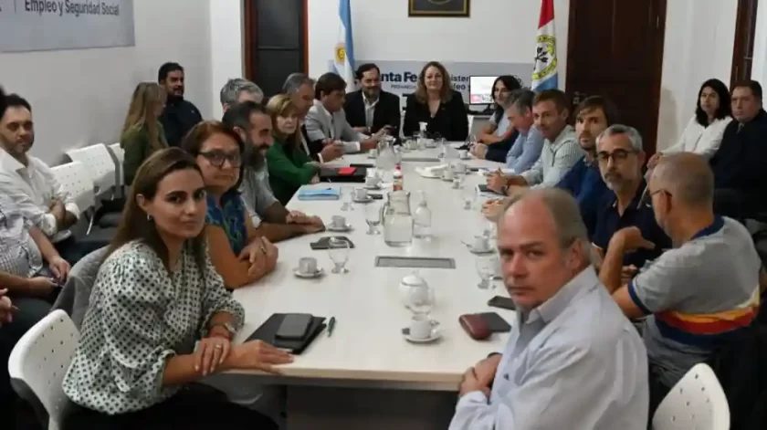 Salud: Provincia ofertó una compensación por meses anteriores y un aumento del 8% para el segundo trimestre Salud: Provincia ofertó una compensación por meses anteriores y un aumento del 8% para el segundo trimestre