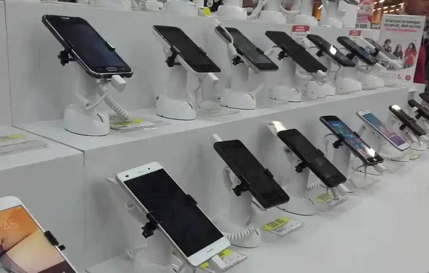 ¡Buenas noticias para tu bolsillo! El Gobierno elimina los aranceles a la importación de celulares: "Van a ser del 0%" ¡Buenas noticias para tu bolsillo! El Gobierno elimina los aranceles a la importación de celulares: "Van a ser del 0%"
