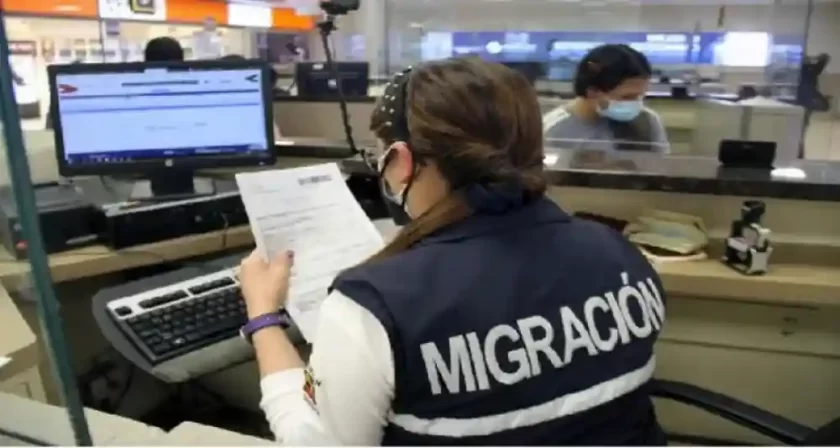 Reforma migratoria por decreto: aranceles en salud y educación y deportación de condenados Reforma migratoria por decreto: aranceles en salud y educación y deportación de condenados