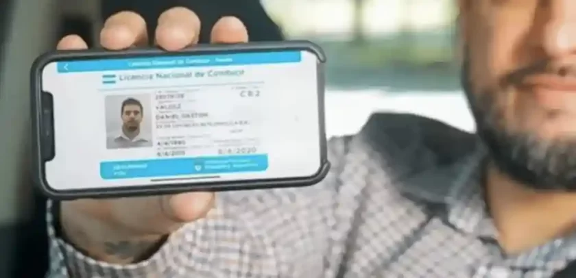 Santa Fe se suma a la era digital: la licencia de conducir será obligatoria en el celular desde el 19 de mayo Santa Fe se suma a la era digital: la licencia de conducir será obligatoria en el celular desde el 19 de mayo