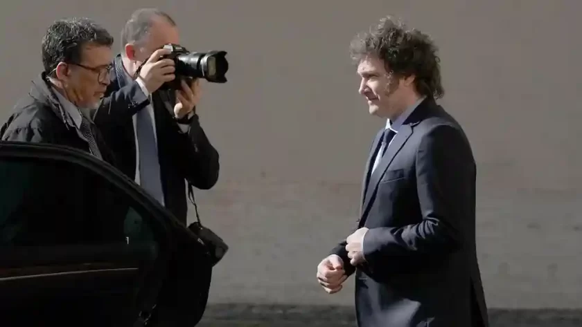 Milei cancela viaje al Vaticano para enfocarse en las elecciones porteñas: Adorni, su prioridad Milei cancela viaje al Vaticano para enfocarse en las elecciones porteñas: Adorni, su prioridad