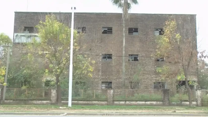 Horror en Santo Tomé: hallan un cadáver en descomposición en una fábrica abandonada Horror en Santo Tomé: hallan un cadáver en descomposición en una fábrica abandonada