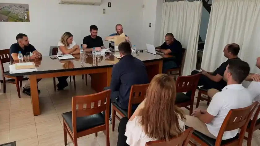 San Vicente avanza en la adquisición de una nueva retroexcavadora para mejorar los servicios públicos San Vicente avanza en la adquisición de una nueva retroexcavadora para mejorar los servicios públicos