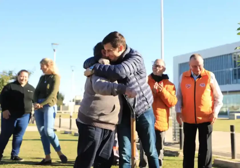Rafaela rindió homenaje a 1.300 donantes de órganos con la plantación de árboles Rafaela rindió homenaje a 1.300 donantes de órganos con la plantación de árboles