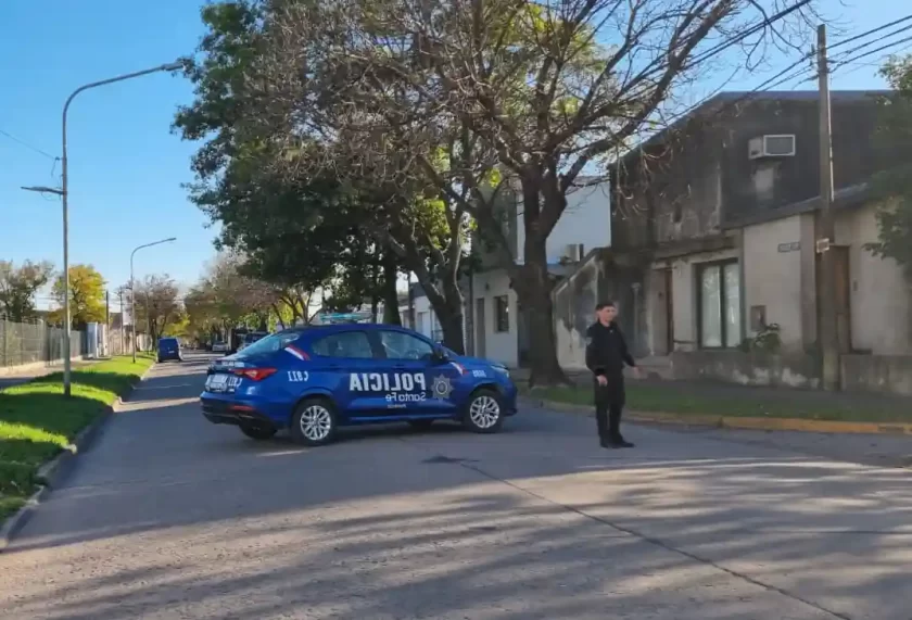 Conmoción en Rafaela: investigan un posible femicidio en Villa Dominga tras hallazgo de mujer asesinada en su casa Conmoción en Rafaela: investigan un posible femicidio en Villa Dominga tras hallazgo de mujer asesinada en su casa