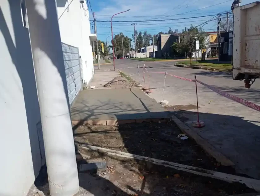 Más infraestructura para la ciudad: continúan los trabajos en veredas, calles y canales Más infraestructura para la ciudad: continúan los trabajos en veredas, calles y canales