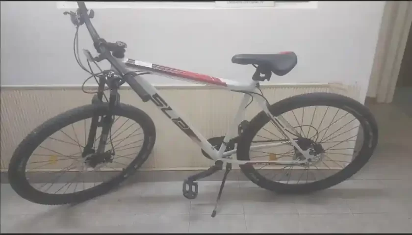 Detuvieron a tres personas por el robo de una bicicleta en Rafaela Detuvieron a tres personas por el robo de una bicicleta en Rafaela