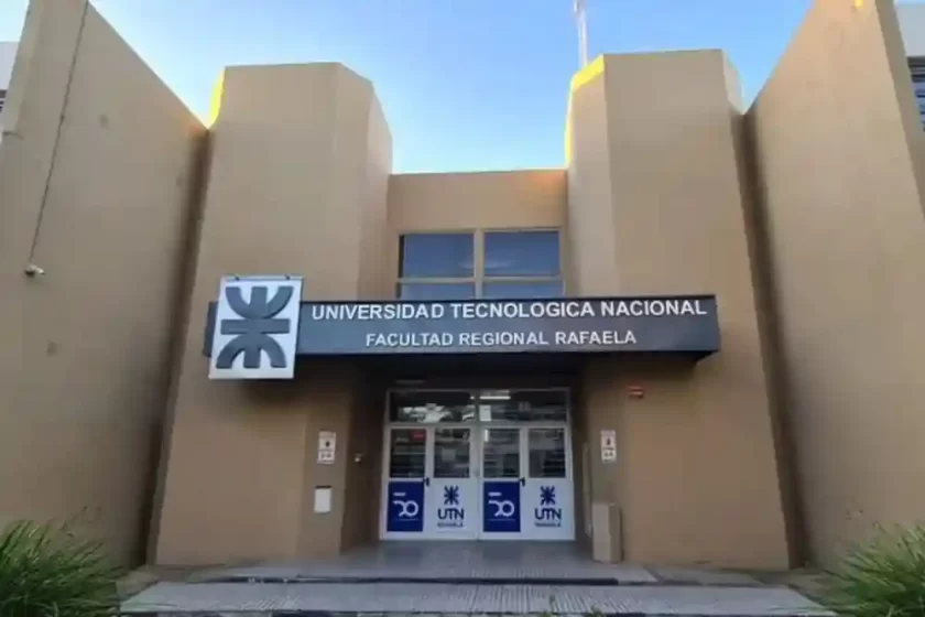 El Gobierno municipal fortalece la base educativa de la ciudad El Gobierno municipal fortalece la base educativa de la ciudad