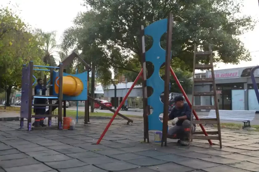 Acondicionan juegos infantiles en espacios verdes de Rafaela Acondicionan juegos infantiles en espacios verdes de Rafaela