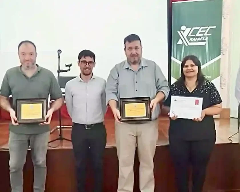 El senador Calvo entregó distinción provincial a la asociación del personal jerarquizado de la Municipalidad de Rafaela El senador Calvo entregó distinción provincial a la asociación del personal jerarquizado de la Municipalidad de Rafaela